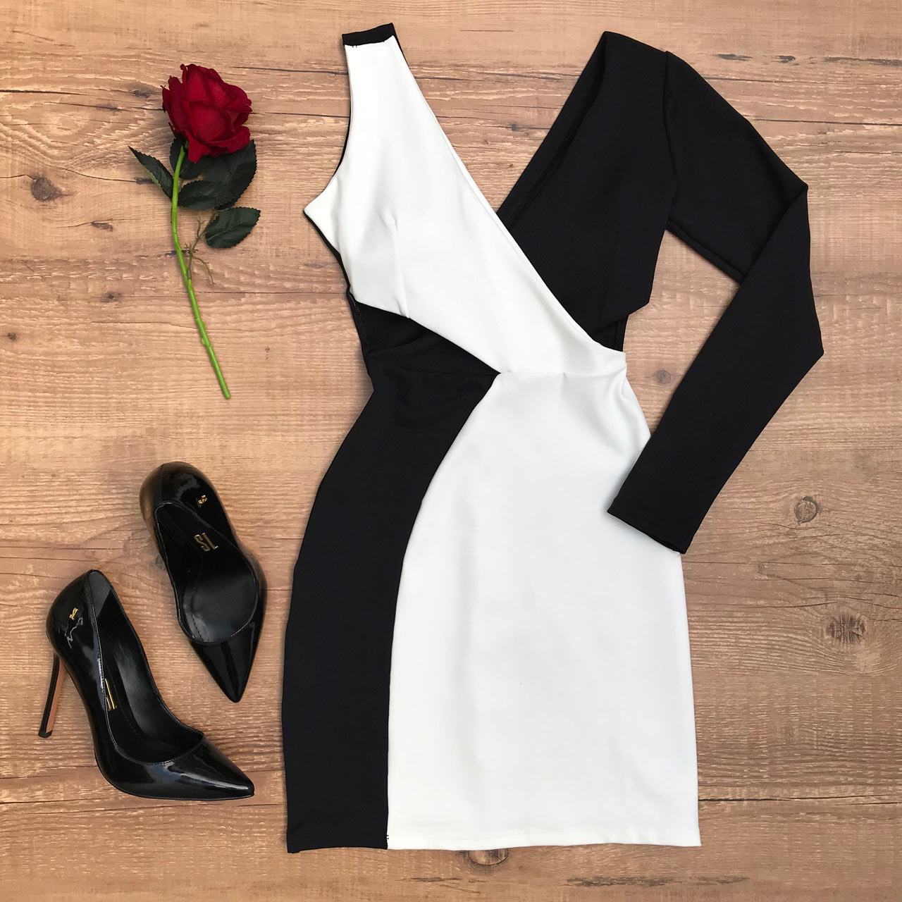 vestido bicolor preto e branco