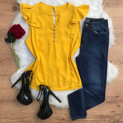 BLUSA BOTÕES DE PÉROLAS BABADOS NO OMBRO AMARELINHA