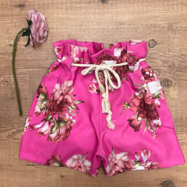 SHORT FLORAL COM CORDÃO