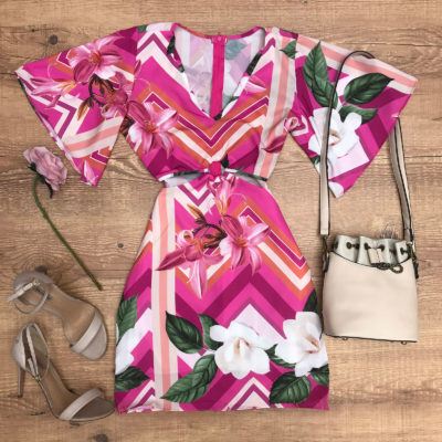 VESTIDO ESTAMPADO COM ABERTURA NA CINTURA