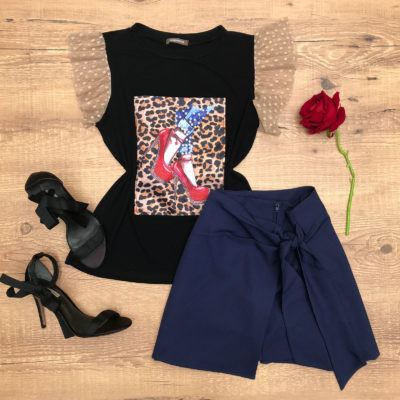 T-SHIRT APLICAÇÃO EM PÉROLAS BABADOS