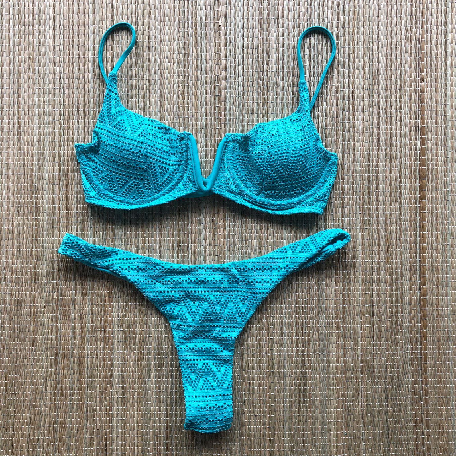 Biquíni Meia Taça Aro V Semi Fio - Turquesa Biquíni Meia Taça Aro V Semi Fio - Turquesa