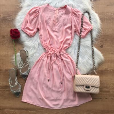 VESTIDO COM ABERTURA NA CINTURA