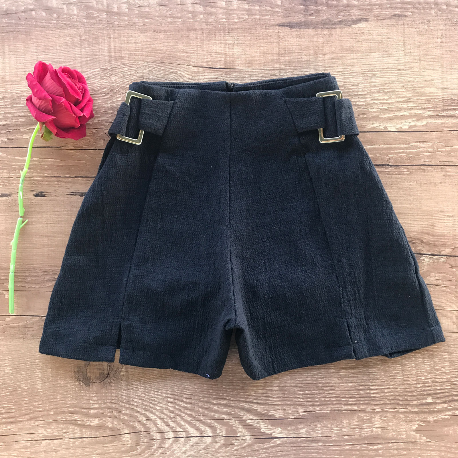 SHORT TECIDO TRABALHADO