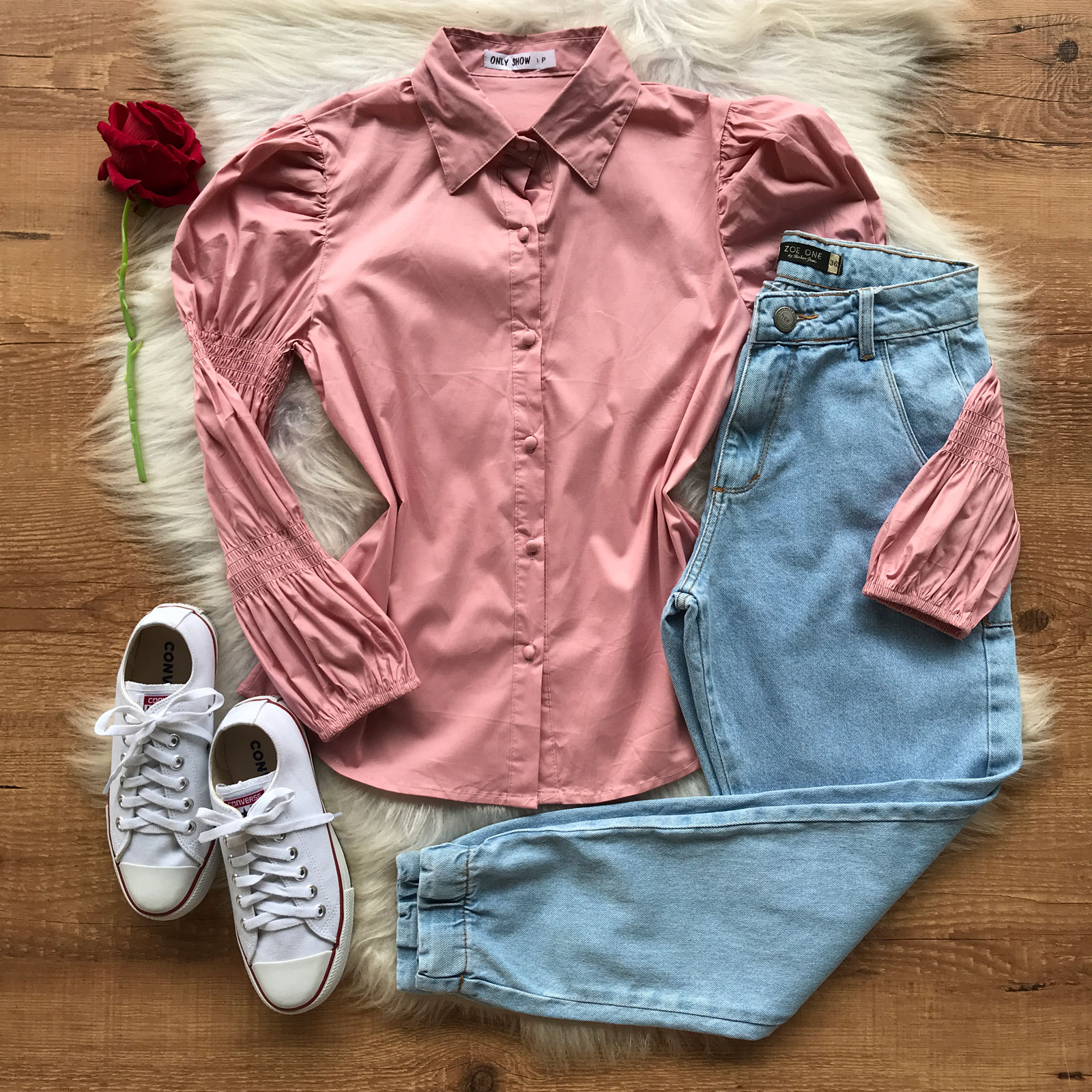 CAMISA COM DETALHE NA MANGA