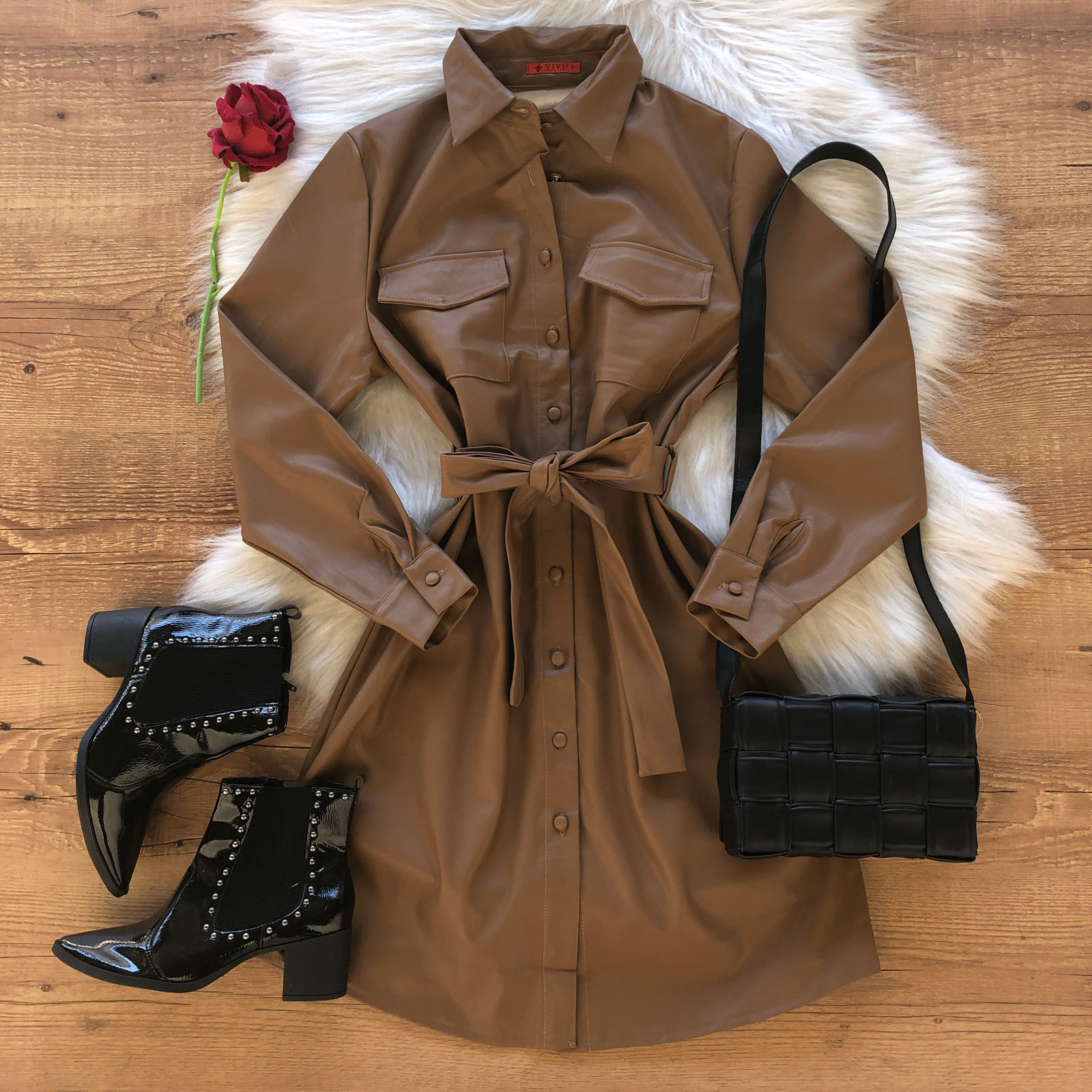 VESTIDO DE COURINHO VESTIDO DE COURINHO