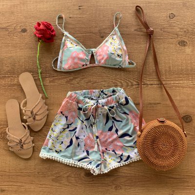 Kit Biquíni com Tule e Saída de Praia Short Floral Menta com Rosé