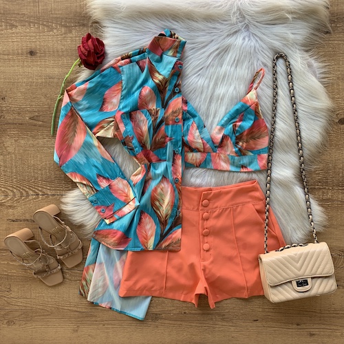 CONJUNTO CAMISA MULLET E CROPPED ESTAMPA FOLHAS CONJUNTO CAMISA MULLET E CROPPED ESTAMPA FOLHAS