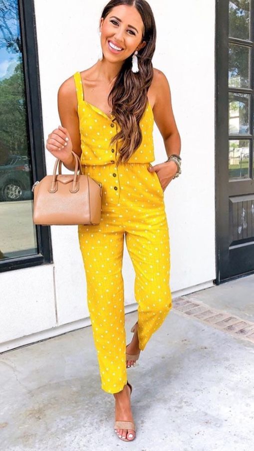 look fim de ano festa empresa amarelo