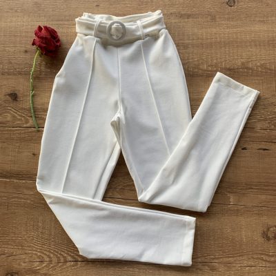 CALÇA COM VINCO