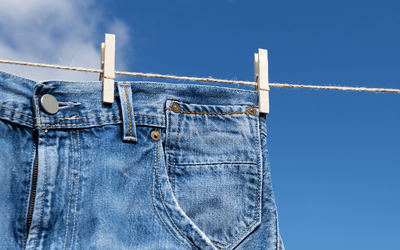 Como lavar calça jeans sem desbotar 7 dicas úteis