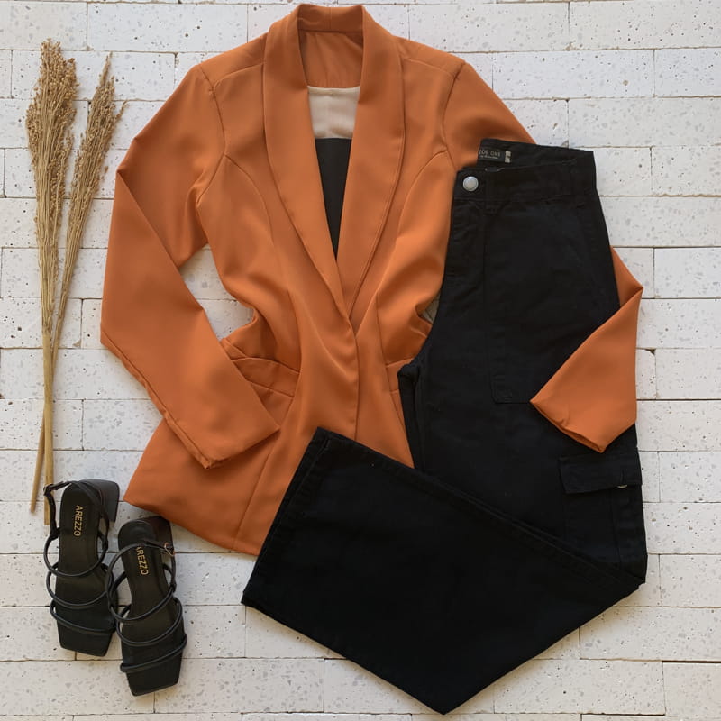 BLAZER ALFAIATARIA PREMIUM ALONGADO BOLSO FAKE TELHA BLAZER ALFAIATARIA PREMIUM ALONGADO BOLSO FAKE TELHA