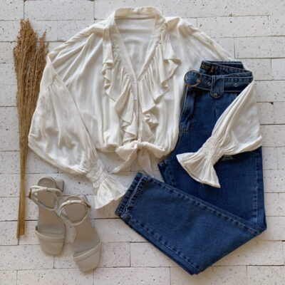 CROPPED MANGA LONGA COM BABADOS E PUNHO DRAPEADO OFF