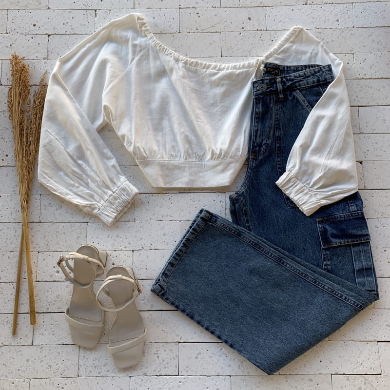 Cropped Tecido Detalhado Manga Longa Luxo Off Cropped Tecido Detalhado Manga Longa Luxo Off