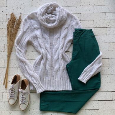 Blusa Trico Gola Boba Trama Luxo Off