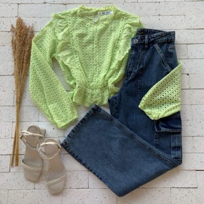 CROPPED MANGA LONGA EM LAISE COM BABADOS LUXO VERDE LIMÃO