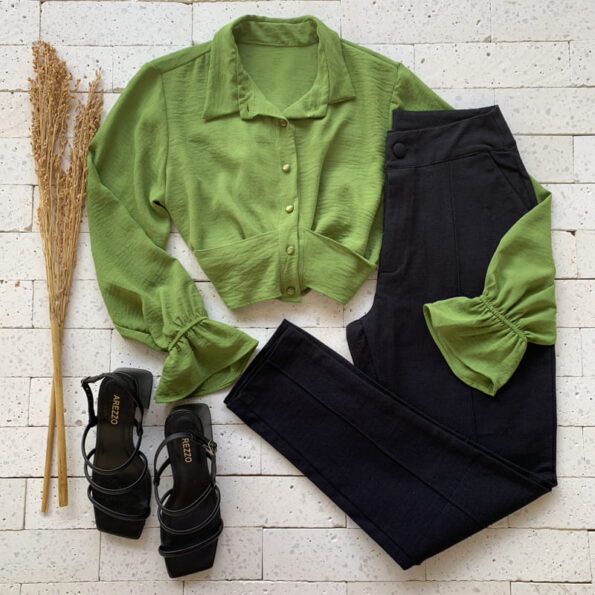 CAMISA CROPPED COM LAÇO AMARRAÇÃO LUXO VERDE