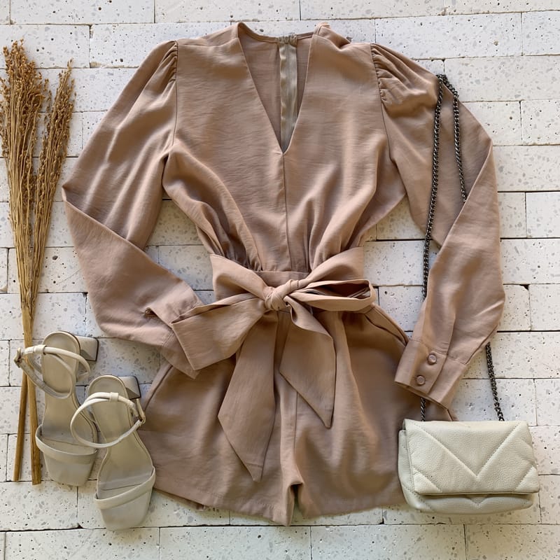 Macaquinho Manga Longa com Amarração Luxo Nude Macaquinho Manga Longa com Amarração Luxo Nude