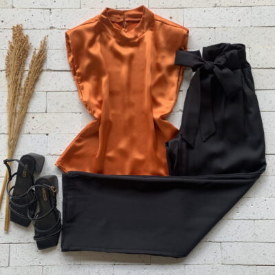 Blusa Com Ombreiras Acetinada Telha