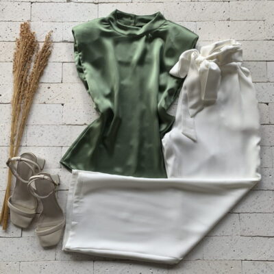 Blusa Com Ombreiras Acetinada Verde Militar