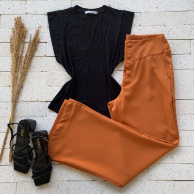 Blusa Lisa Sem Manga Decote V Preta
