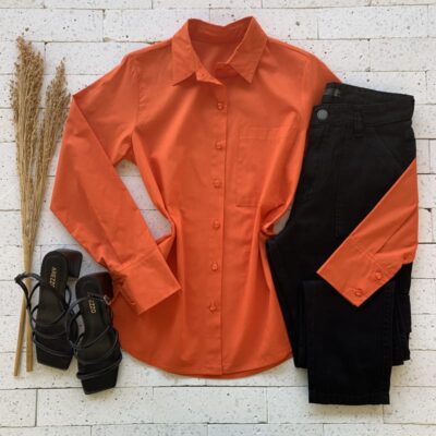Camisa Tricoline Alongada com Bolso Frontal Luxo Telha