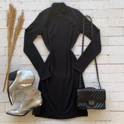 Vestido Gola Alta Canelado com Manga Longa Preto