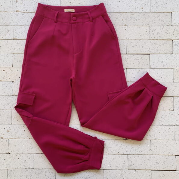 CALÇA CARGO ALFAIATARIA COM BOTÃO NA BARRA PINK