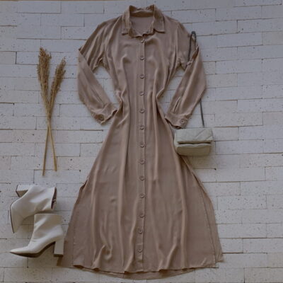 Vestido Longuete Manga Longa com Fenda Luxo Nude