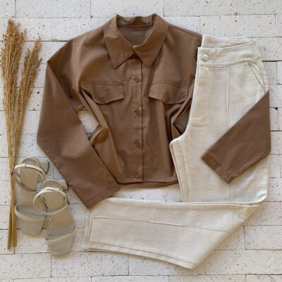 Camisa Cropped Tricoline com Bolso Luxo Nude