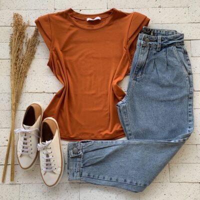 T-SHIRT COM OMBREIRA