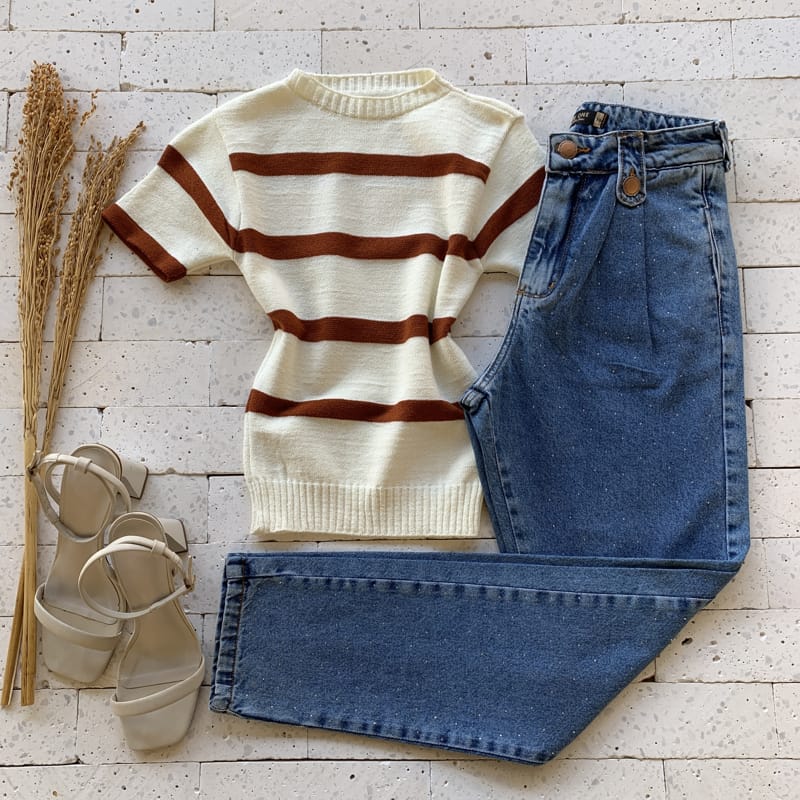 CROPPED MODAL CROPPED MODAL