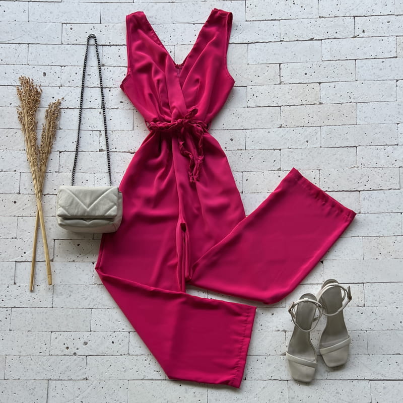 MACACÃO DECOTE TRANSPASSE MACACÃO DECOTE TRANSPASSE