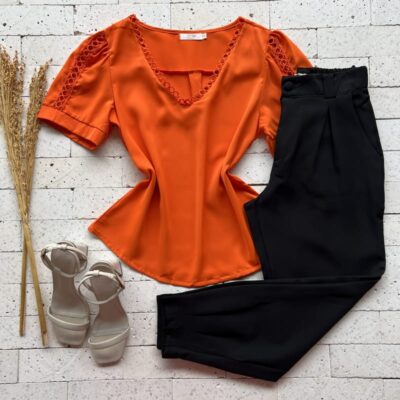 BLUSA DETALHADA EM GRIPIER
