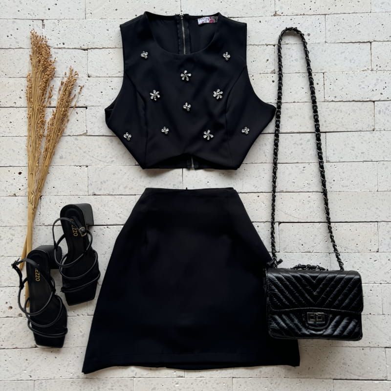 CONJUNTO ALFAIATARIA COM APLIQUE E SHORT SAIA PRETO