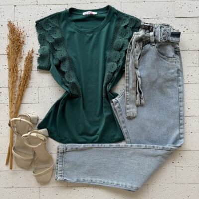 BLUSA DETALHADA COM GRIPIER FLORZINHAS VERDE