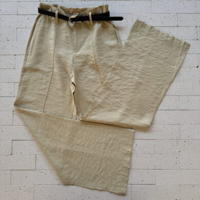 CALÇA PANTALONA COM VINCO E CINTO LUXO BEGE