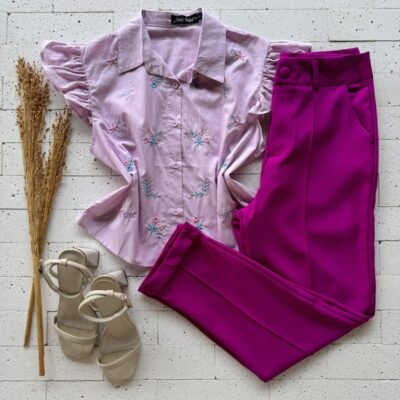 CAMISA CROPPED ALONGADO BORDADO FLORZINHAS LAVANDA