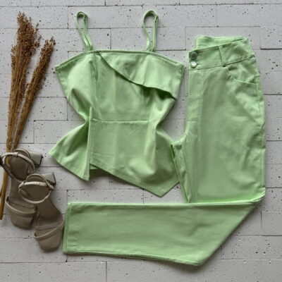 CONJUNTO LINHO REGATA ASSIMÉTRICO E CALÇA SLIM VERDE