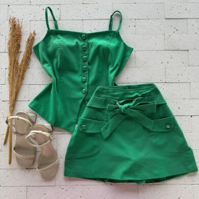 CONJUNTO LINHO REGATA E SHORT SAIA COM AMARRAÇÃO VERDE