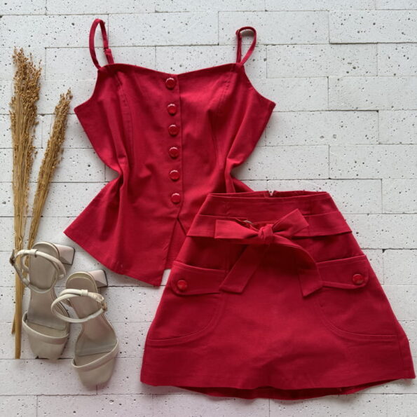 CONJUNTO LINHO REGATA E SHORT SAIA COM AMARRAÇÃO VERMELHO