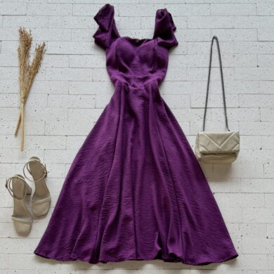 VESTIDO MIDI COM BOJO E LAÇO NAS ALÇAS ROXO