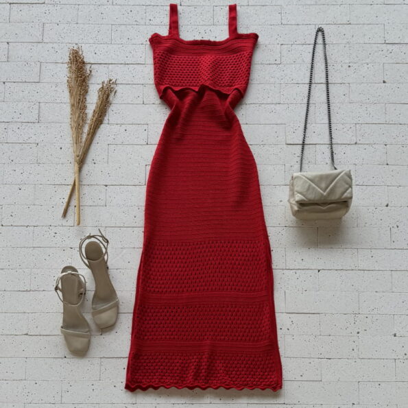 VESTIDO TRICO MIDI COM FENDA E BARRA PONTO VAZADO VERMELHO