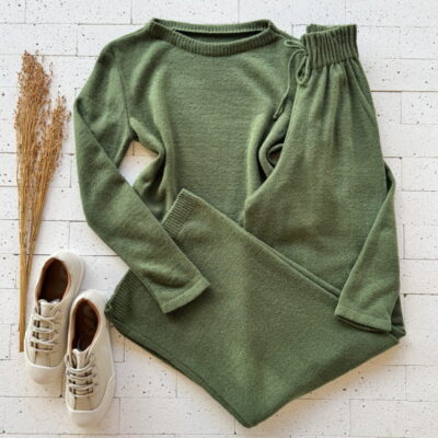 CONJUNTO TRICO MOUSSE CROPPED E CALÇA PANTALONA VERDE OLIVA