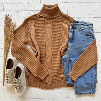 BLUSA TRICO CANELADO COM GOLA ALTA E TRAMA FRONTAL NUDE
