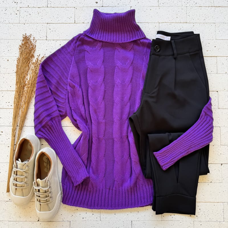 BLUSA TRICO GOLA ALTA COM MANGA CANELADA E TRAMA FRONTAL ROXO BLUSA TRICO GOLA ALTA COM MANGA CANELADA E TRAMA FRONTAL ROXO