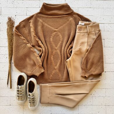 BLUSA TRICO MANGA OVERSIZED GOLA ALTA COM TRAMA FRONTAL NUDE