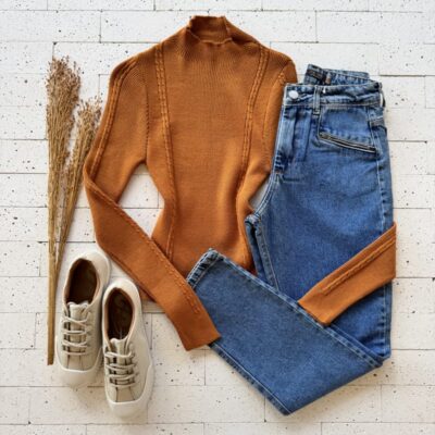 BLUSA TRICO MODAL DETALHE FRONTAL E MANGA COM TRAMA MOSTARDA