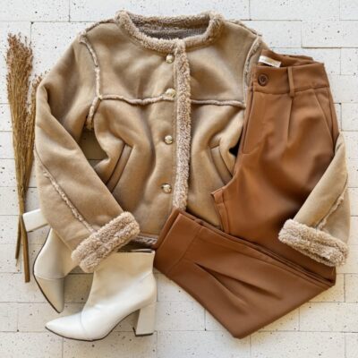 CASACO FEMININO COM FORRO E PUNHO PELUCIADO PREMIUM BEGE