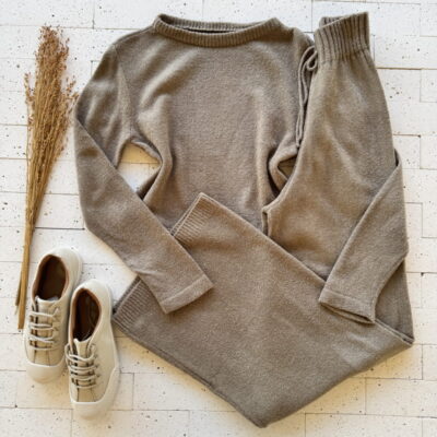 CONJUNTO TRICO MOUSSE CROPPED E CALÇA PANTALONA BEGE 2.0